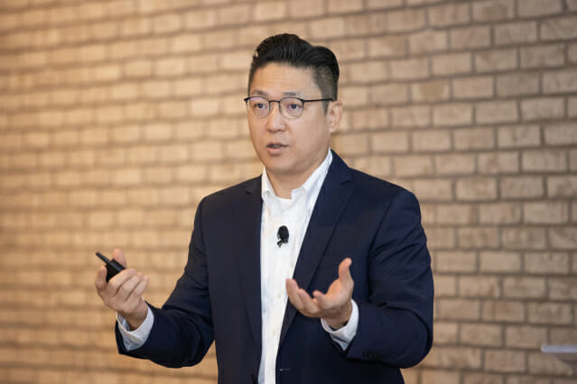 양태종 삼성전자 MX사업부 헬스 개발팀장(부사장)이 지난 11일 미국 뉴욕의 한 호텔에서 기자간담회를 하고 있다. [삼성전자 제공]