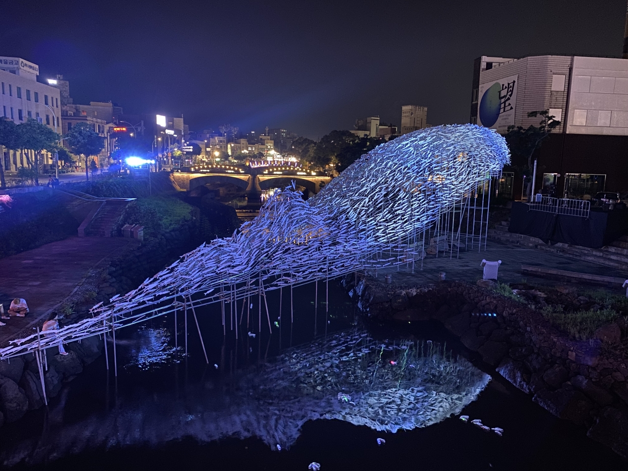 A giant whale installation stands near the Sanjicheon Gallery, Jeju Island, before the festival. (Jeju Tourism Organization)