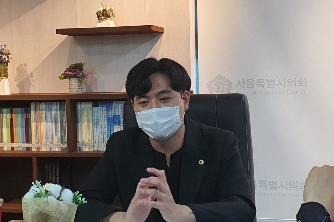 박강산 서울시의원이 17일 서울 중구 의원회관에서 진행된 헤럴드경제와 인터뷰에서 “학생을 위한 서울시를 만들겠다”고 말하고 있다. [박강산 의원실 제공]