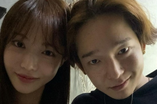 SNS 인플루언서 겸 유튜버 서민재(왼쪽)와 가수 남태현(오른쪽). 서씨는 20일 남씨와 찍은 해당 사진을 인스타르갤멩 올리며 각자의 필로폰 투약을 주장하는 글을 적었다. 또 폭행을 암시하는 내용의 게시물도 올렸다. 이날 올라온 사진과 글은 21일 현재 삭제된 상태다. [서민재 인스타그램]