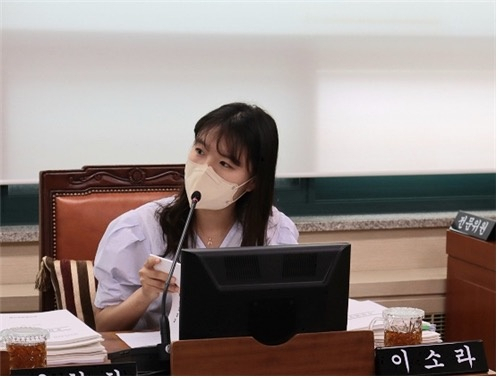 업무보고에서 발언 중인 이소라 서울시의원 [이소라 의원실 제공]