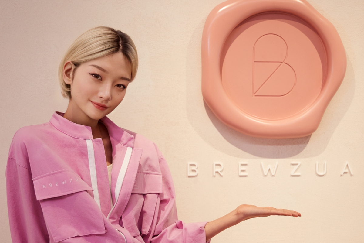 '주아'는 국내 최초 CEO 가상인간으로, 현재 학동역에 있는 카페를 운영한다는 콘셉트다. [차이커뮤니케이션 제공]
