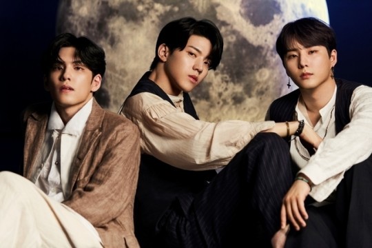 (Credit: JYP Entertainment)