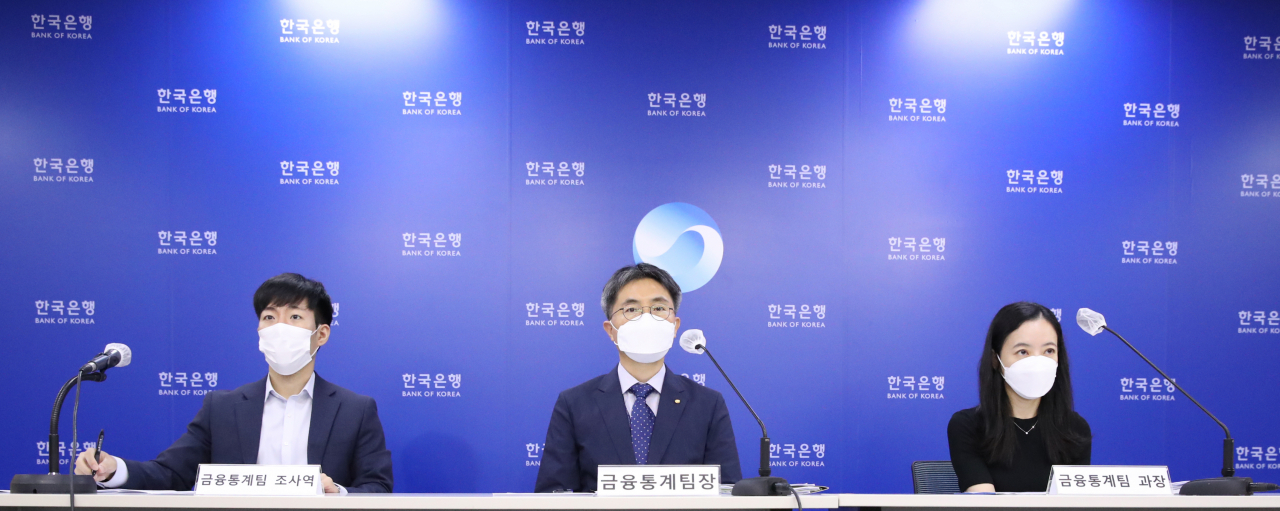 박창현 한국은행 경제통계국 금융통계팀장이 23일 오전 서울 중구 한국은행에서 2022년 2/4분기 가계신용(잠정)의 주요 특징을 설명하고 있다.