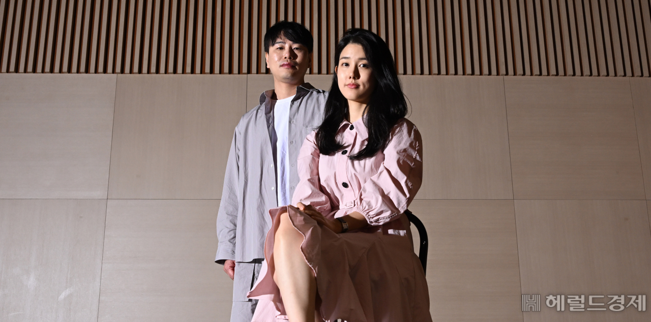 음악감독 이진욱과 배우 양지원. 임세준 기자
