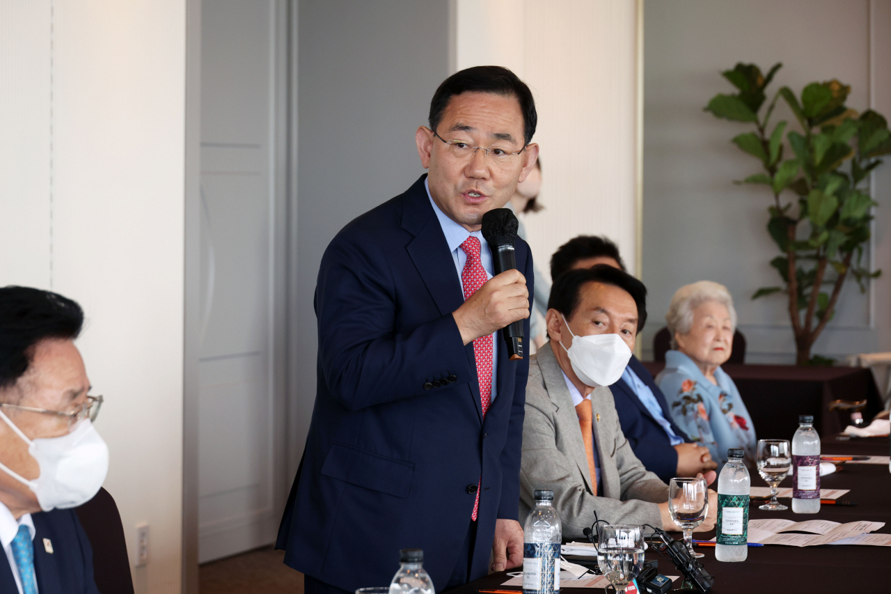 주호영 국민의힘 비대위원장이 23일 서울 여의도 한 식당에서 열린 상임고문단 회의에서 인사말을 하고 있다. 이상섭 기자