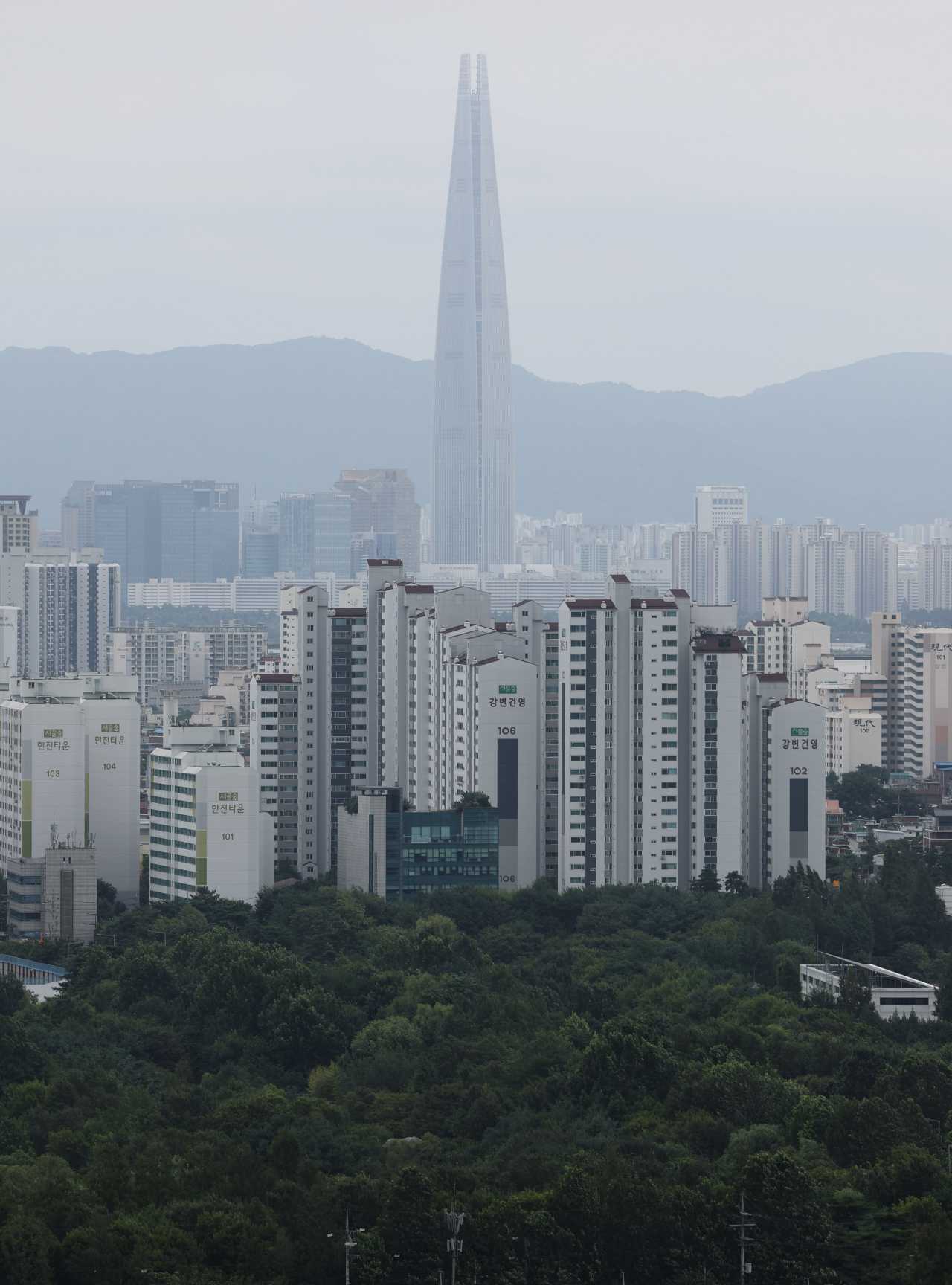 서울 시내 아파트 단지 모습. [연합]