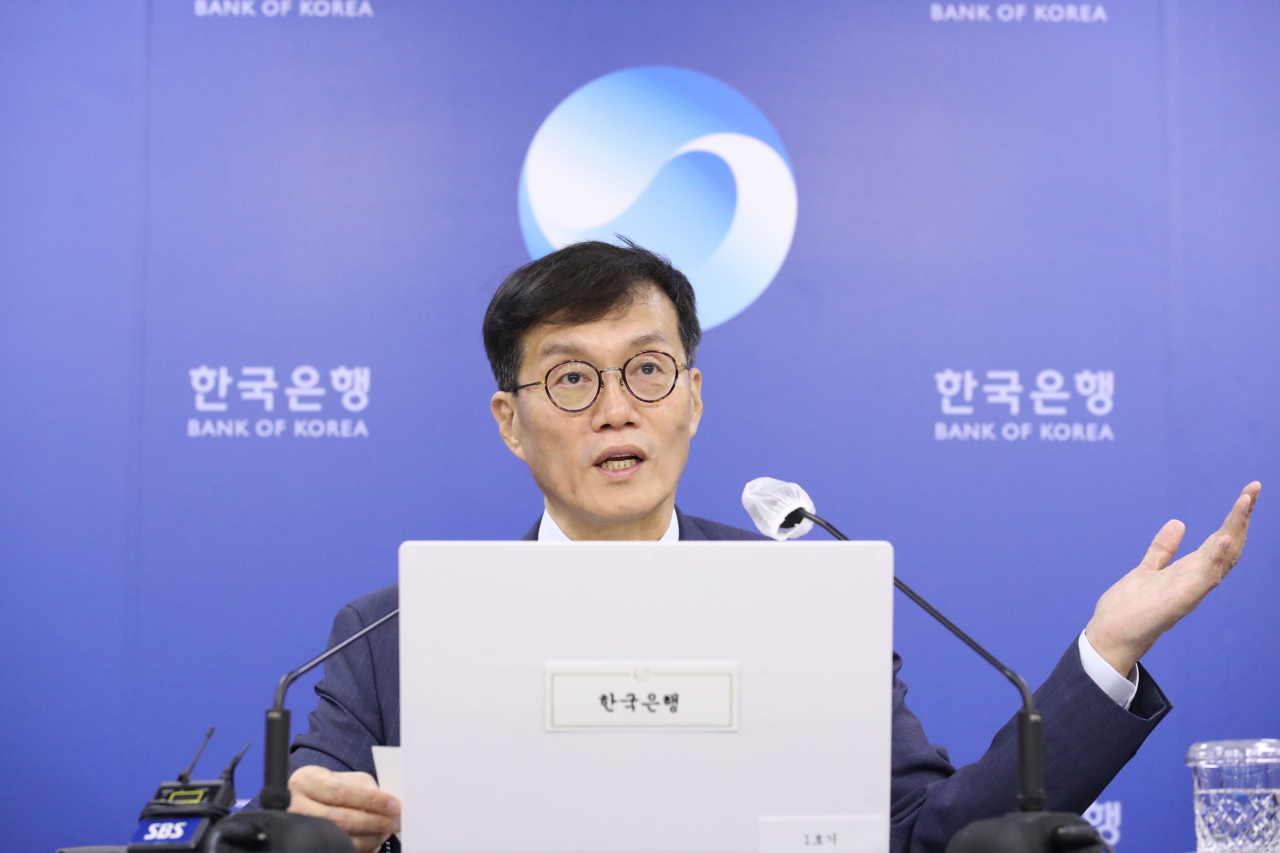 이창용 한국은행 총재가 지난 25일 서울 중구 한국은행에서 열린 통화정책방향 기자간담회에서 기준금리 인상 등을 설명하고 있다. 한은 금융통화위원회는 이날 기준금리를 연 2.5%로 인상을 결정했다. [연합]