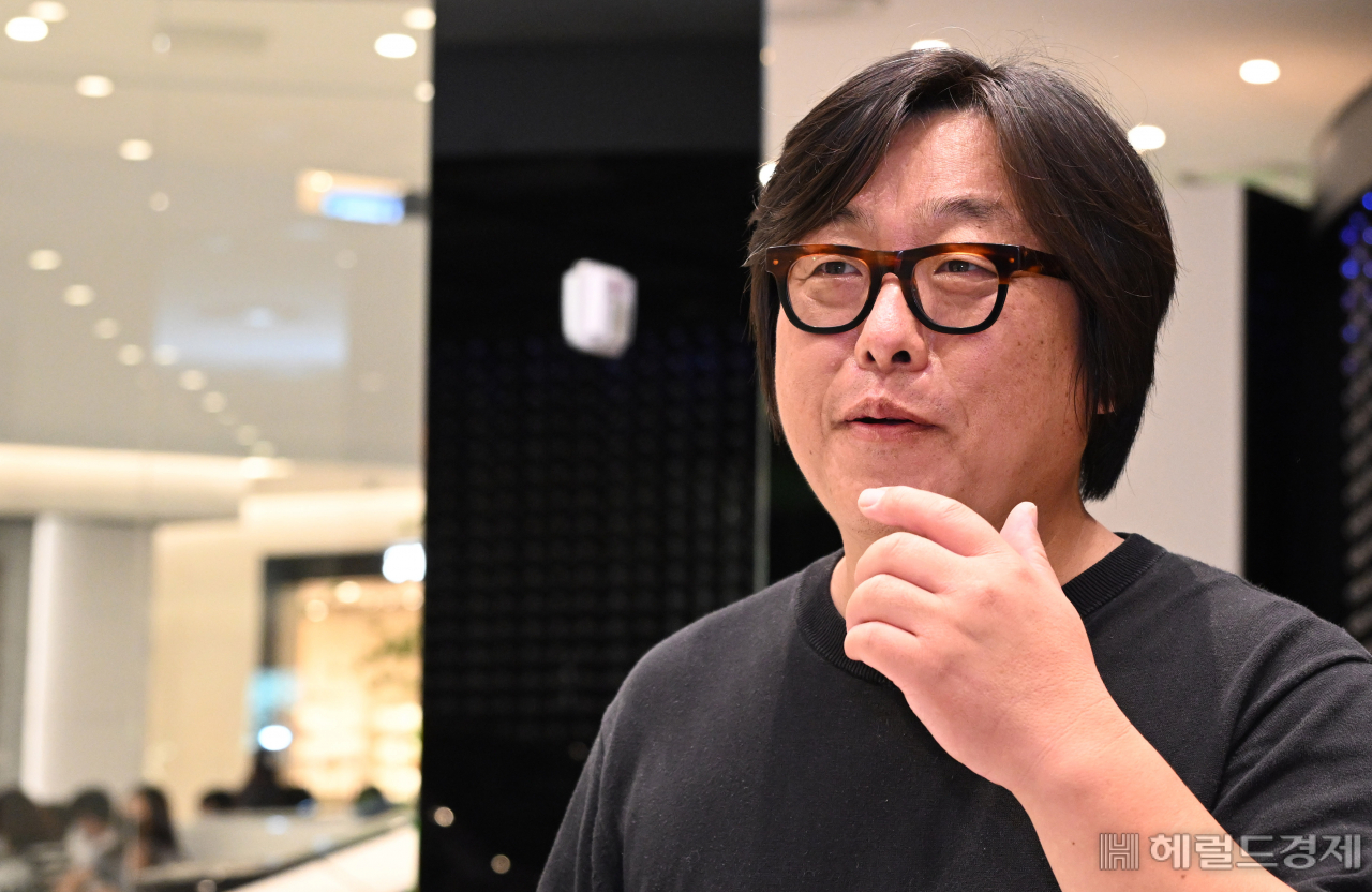 김준호 현대차 책임연구원은 “형태와 기능적인 측면에서 어떻게 효율성을 찾을 수 있을지 공부를 많이 했다”며 “스타일을 해치지 않으면서 공력을 최대화하기 위해 연구소의 공력 부서와 협력했다”고 설명했다. 임세준 기자