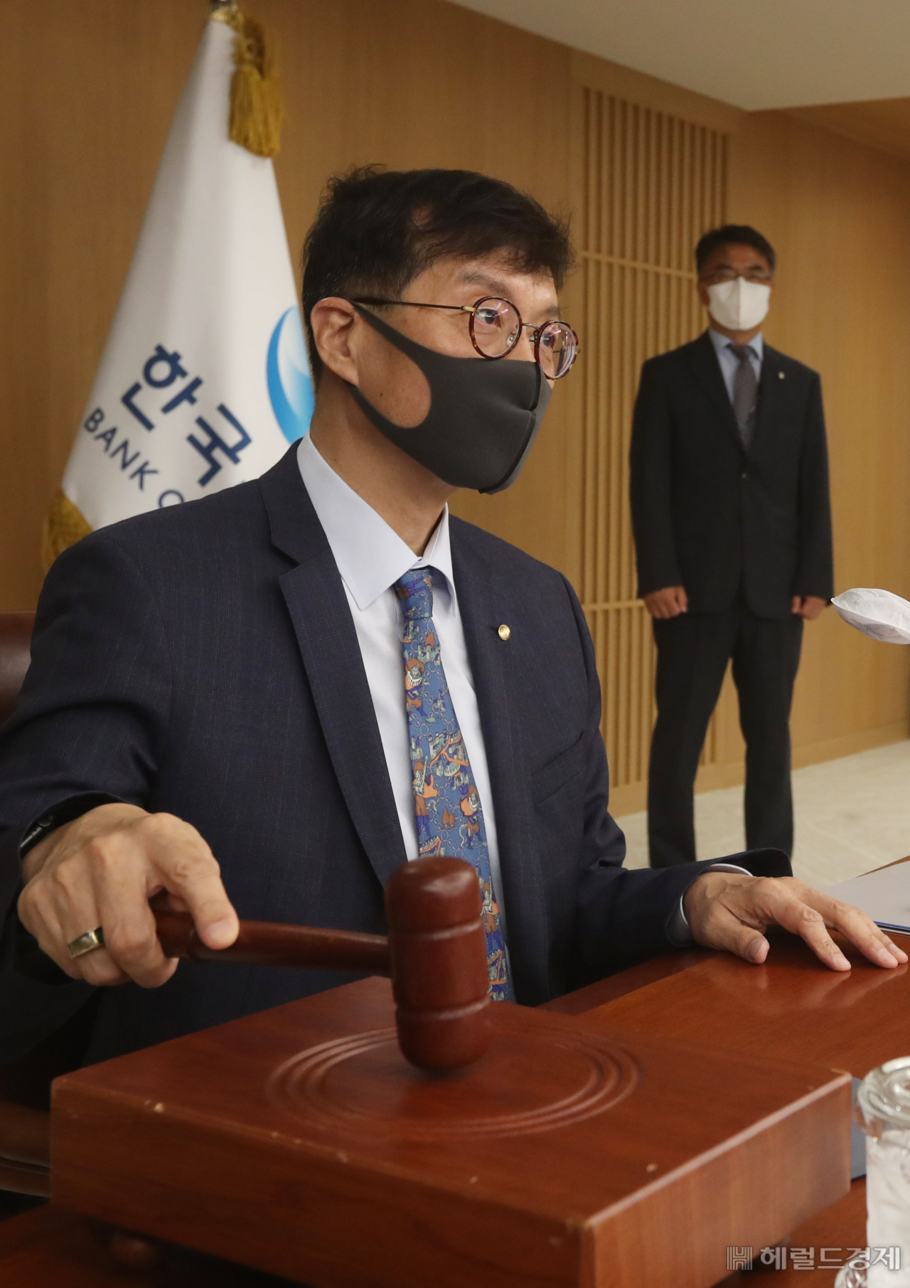 이창용 한국은행 총재가 25일 서울 중구 한국은행에서 열린 금융통화위원회 본회의를 주재하고 있다. 220825 [사진공동취재단]