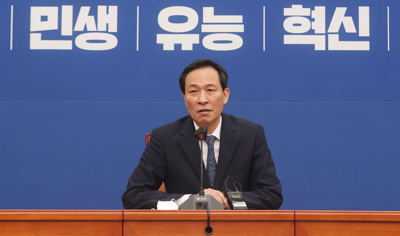 더불어민주당 우상호 비상대책위원장이 26일 오전 서울 여의도 국회에서 열린 비대위 활동 마지막 기자간담회에서 소회를 밝히고 있다. [연합]