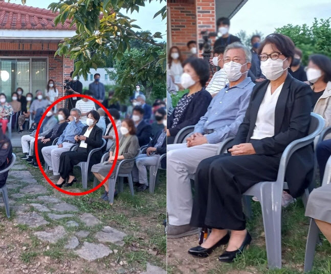 문재인 전 대통령과 김정숙 여사가 28일 경남 양산시 하북면 평산마을에서 열린 작은 음악회에 참석했다. [페이스북]