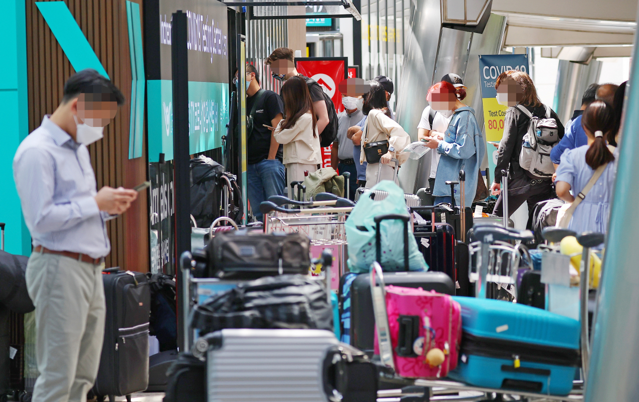 28일 인천국제공항 제1 여객터미널 코로나 검사센터 모습. [연합]