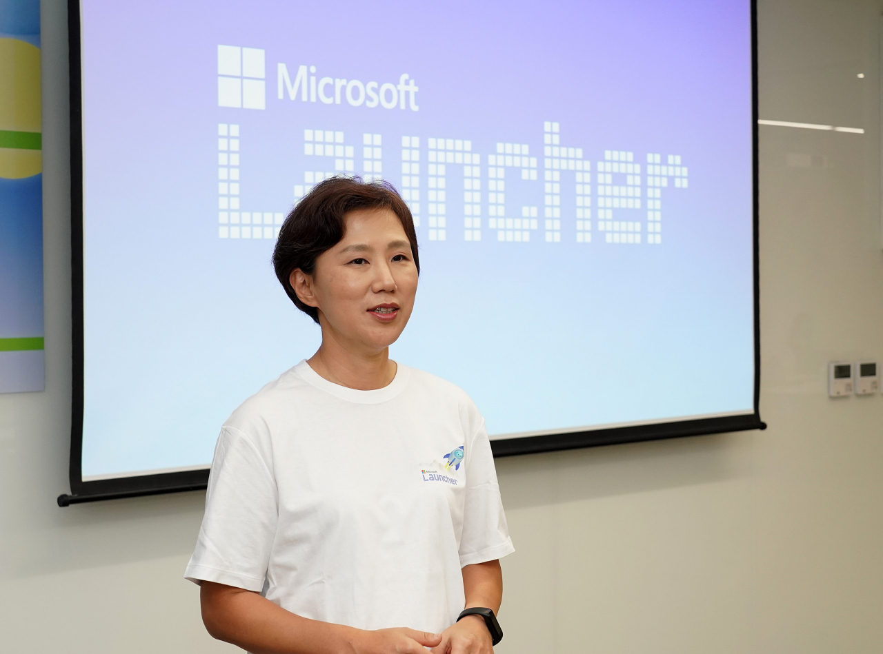 한국마이크로소프트는 국내 스타트업 지원 플랫폼 ‘마이크로소프트 런처(Microsoft Launcher)’를 시작한다고 29일 밝혔다. 이지은 한국MS 대표가 환영사를 하고 있다. [한국마이크로소프트 대표]