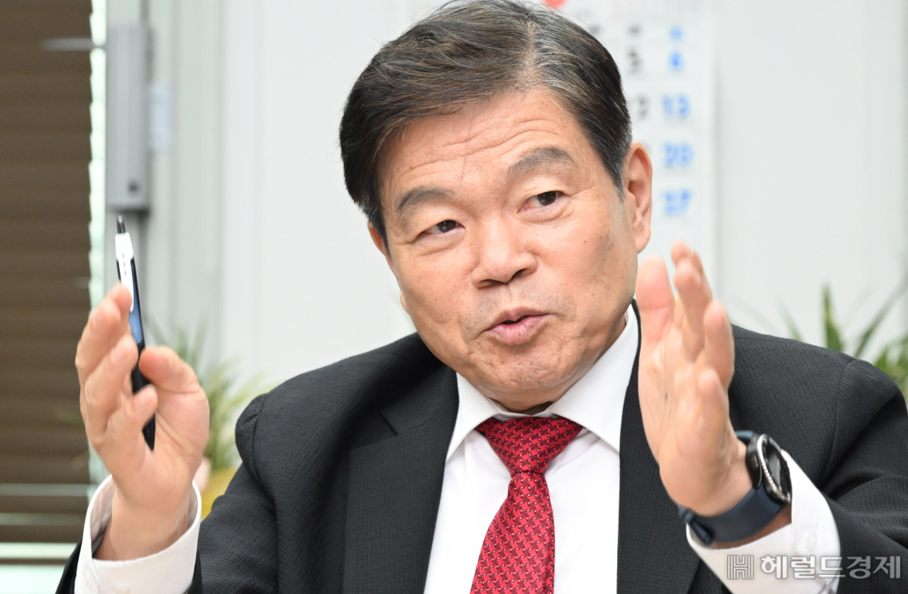 이필형 서울 동대문구청장이 30일 헤럴드경제와 인터뷰에서 “행정구역상 동대문구에 없는 동대문을 하루빨리 되찾고, 낙후된 부도심이라는 이미지를 벗고 싶다”고 말했다. 임세준 기자