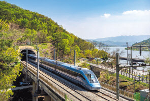동력분산식 고속열차 KTX-이음. [현대로템 제공]