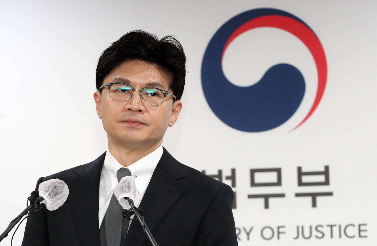 Minister of Justice Han Dong-hoon speaks during a press briefing Wednesday afternoon. (YOnhap)