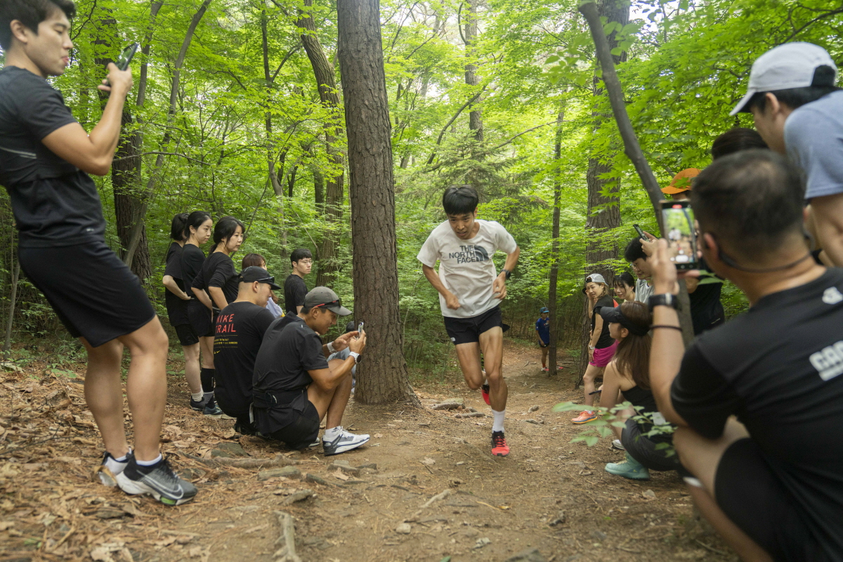 힘차게 뛰어올라 트레일러닝 교육프로그램./사진= 대한산악연맹 제공