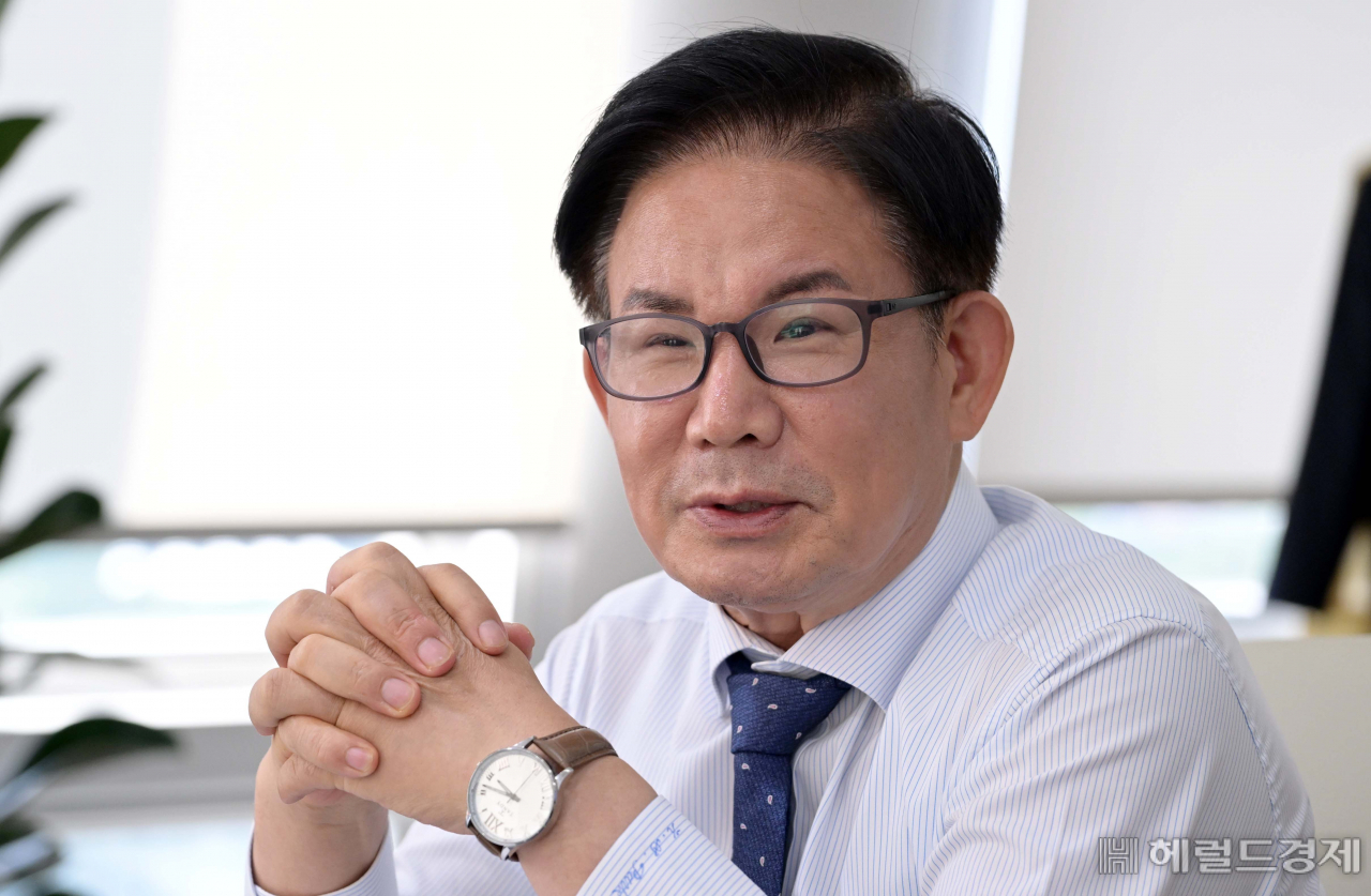 박강수 서울 마포구청장이 1일 헤럴드경제와 인터뷰에서 “ 마포구에 새 광역자원회수시설을 조성하는 것은 구민에게 더 큰 희생을 강요하는 일”이라고 지적했다. 이상섭 기자