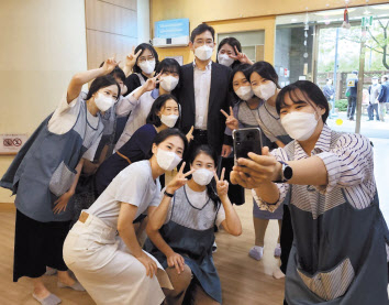 삼성엔지니어링 글로벌엔지니어링센터를 방문한 이재용 부회장. [삼성전자 제공]
