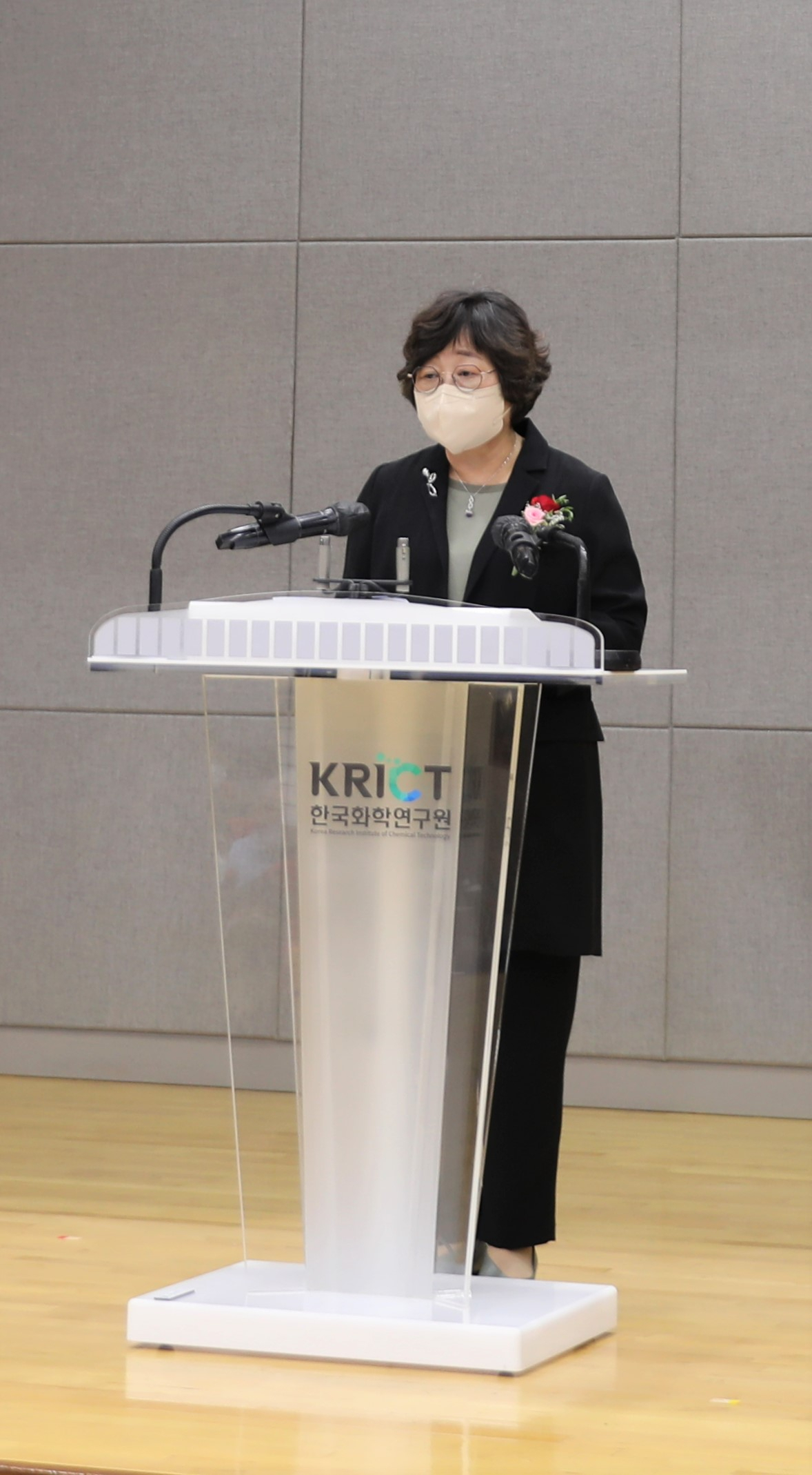 이미혜 한국화학연구원 원장이 1일 창립 46주년 기념식에서 기념사를 전하고 있다.[한국화학연구원 제공]