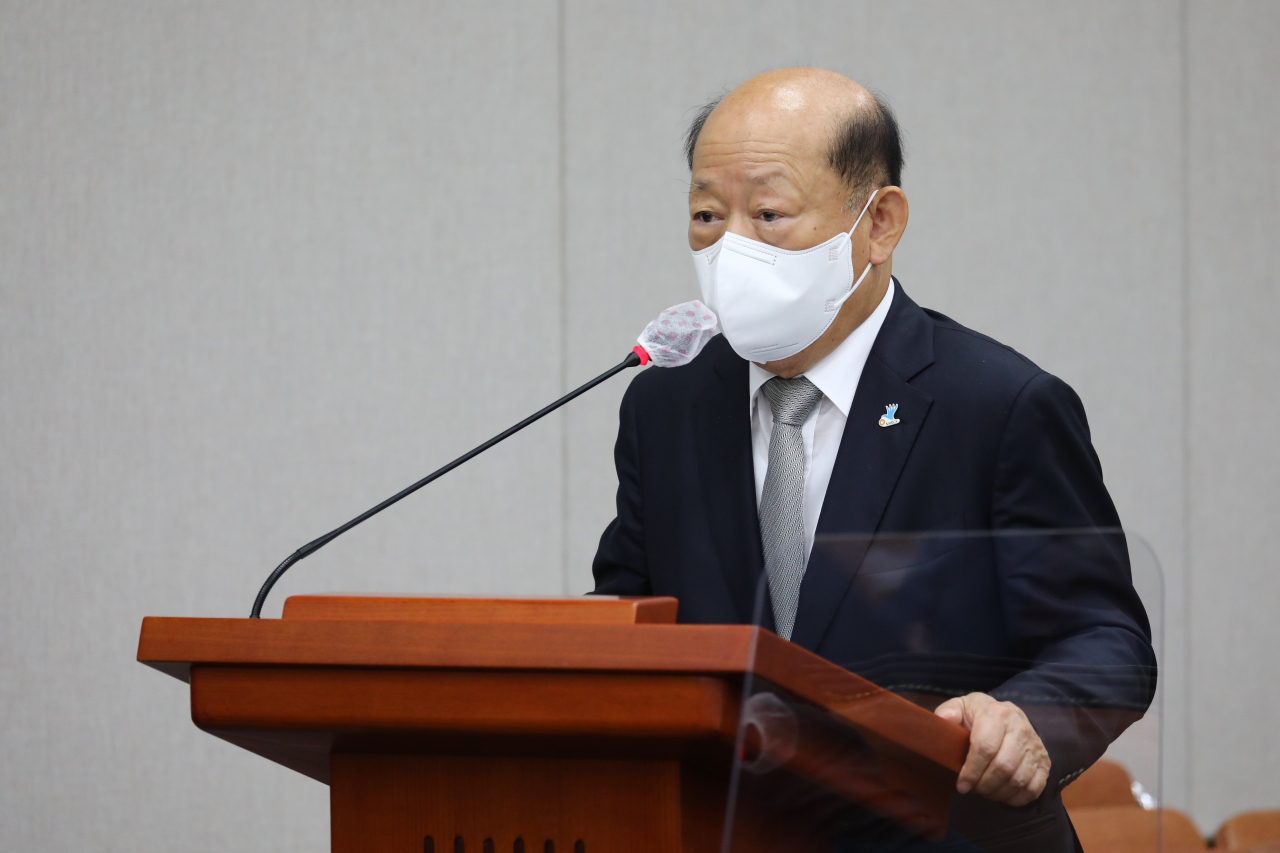 송두환 국가인권위원회 위원장이 지난달 30일 오전 국회에서 열린 운영위원회 전체회의에서 인사말을 하고 있다. [연합]