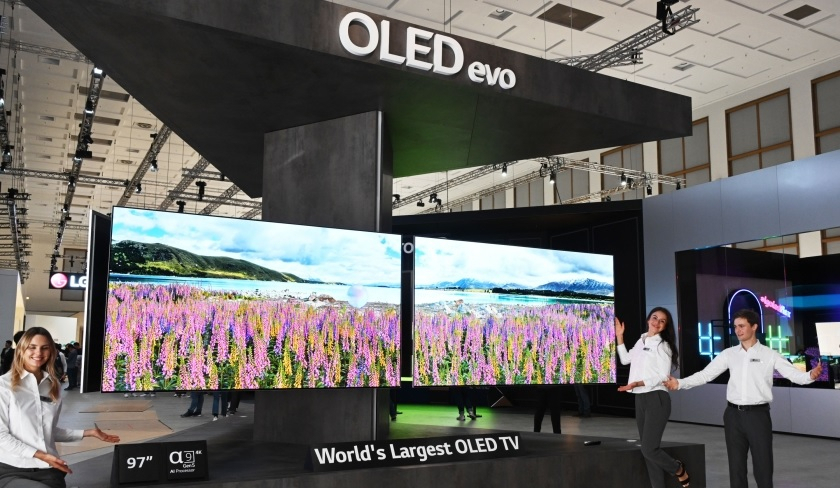 독일 베를린에서 오는 6일까지 전시하고 있는 LG전자의 세계 최대 OLED TV ‘97형 LG 올레드 에보 갤러리 에디션’ [LG전자 제공]