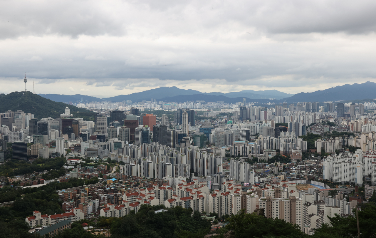 집 안 팔리자 집주인이 택한 것…거래 29% 줄 때 증여 9% 늘었다 [부동산360]