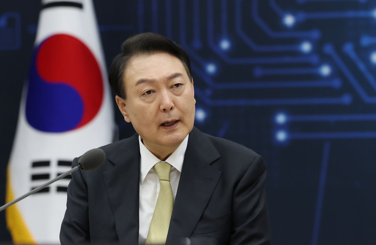 윤석열 대통령이 2일 오전 서울 용산 대통령실 청사에서 열린 디지털플랫폼정부위원회 출범식에서 발언을 하고 있다. [연합]
