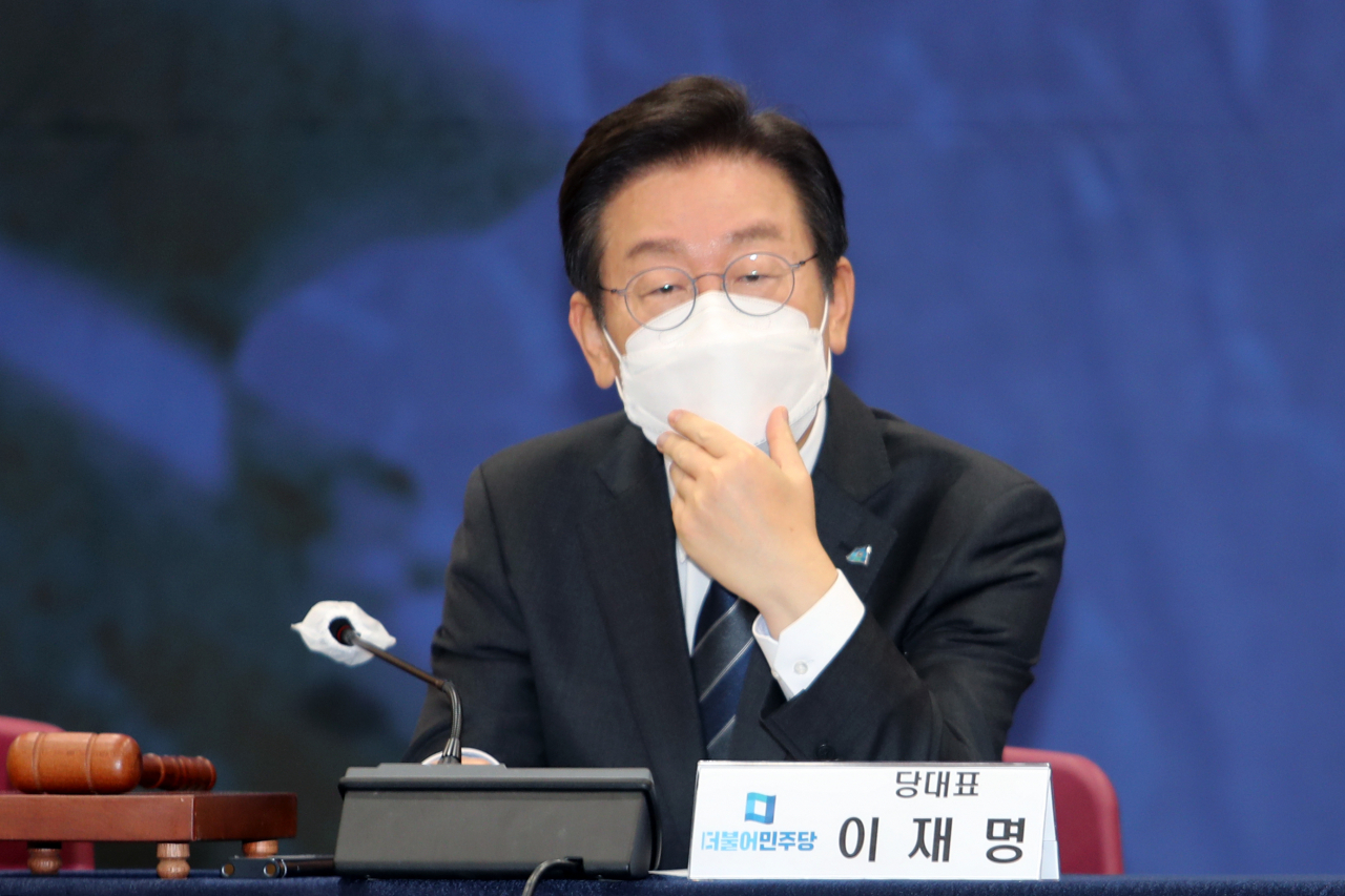 2일 오전 광주 서구 김대중컨벤션센터에서 열린 최고위원회의에 참석한 이재명 더불어민주당 대표. [연합]