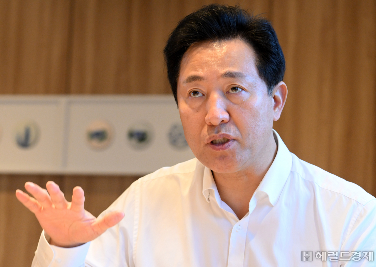 오세훈 서울시장이 서울 중구 서울시청 집무실에서 헤럴드경제와 인터뷰를 하고있다. 임세준 기자