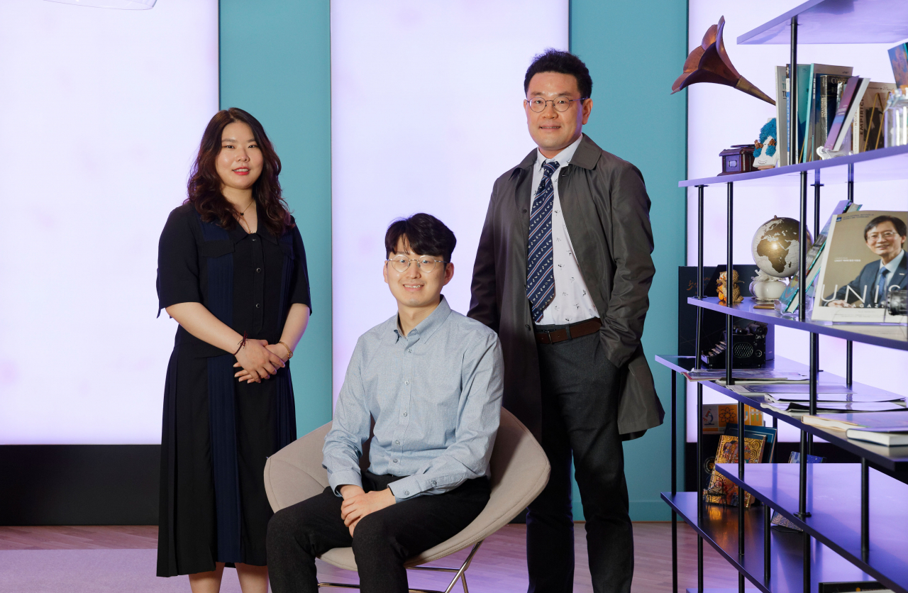 왼쪽부터 심여선 연구원, 송승욱 연구원, 권순용 교수.[UNIST 제공]