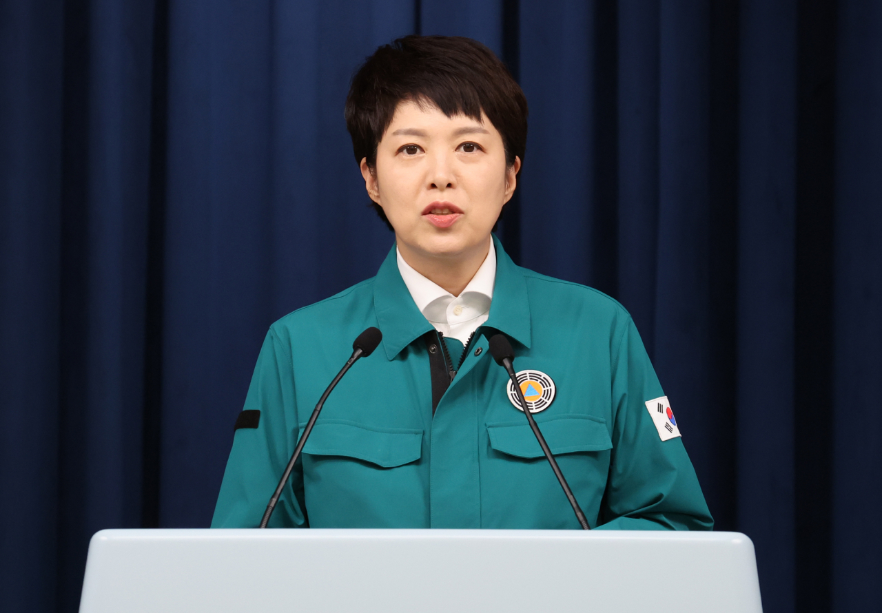 김은혜 대통령실 홍보수석이 5일 오후 서울 용산 대통령실에서 열린 브리핑에서 윤석열 대통령이 북상하는 태풍 힌남노와 관련, 대통령실에서 철야 비상근무를 한다고 밝히고 있다. [연합]