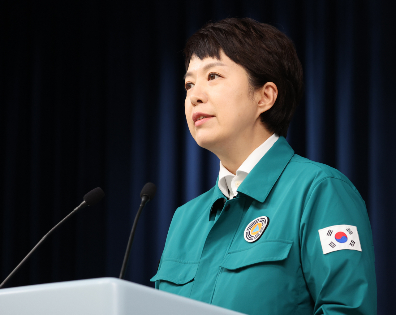 김은혜 대통령실 홍보수석이 5일 오후 서울 용산 대통령실에서 열린 브리핑에서 윤석열 대통령이 북상하는 태풍 힌남노와 관련, 대통령실에서 철야 비상근무를 한다고 밝히고 있다. [연합]