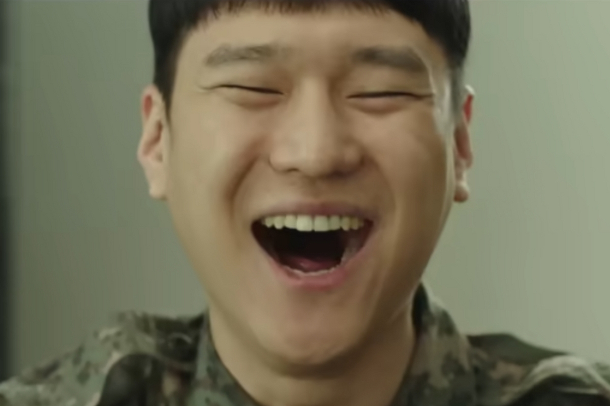제작비 50억원대의 중소 영화 '육사오'가 기대 이상의 흥행을 이어가고 있다. ‘육사오’는 전국케이블TV 사업자들이 공동 출자한 홈초이스가 처음으로 배급 투자한 영화다. 사진은 주연을 맡은 배우 고경표. [육사오 유튜브 채널]