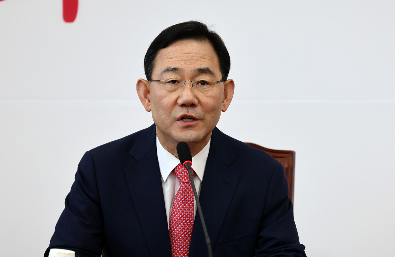 주호영 국민의힘 의원이 6일 오전 국회에서 기자회견을 열고 당이 추진하는 '새 비상대책위원회'에서 비대위원장직을 맡지 않겠다고 밝히고 있다. 이상섭 기자