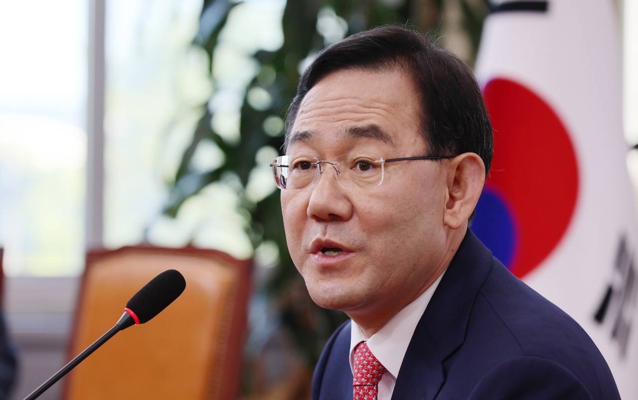 국민의힘 주호영 의원이 6일 오전 국회에서 기자회견을 열고 당이 추진하는 '새 비상대책위원회'에서 비대위원장직을 맡지 않겠다고 밝히고 있다. [연합]