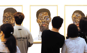 아모아코 보아포의 작업을 선보인 미국 마리아 이브하임 갤러리. [연합]