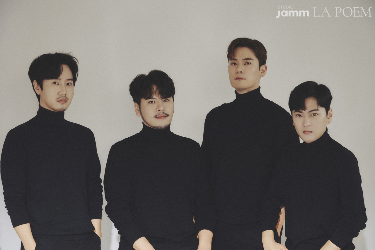 남성 사중창단을 뽑는 경연 프로그램 ‘팬텀싱어’(JTBC)를 통해 결성된 크로스오버 그룹들의 활약이 여전하다. 시즌3 우승팀 라포엠은 활발한 그룹 활동을 이어가며 오는 3월 컴백을 앞두고 있다. [스튜디오잼 제공]