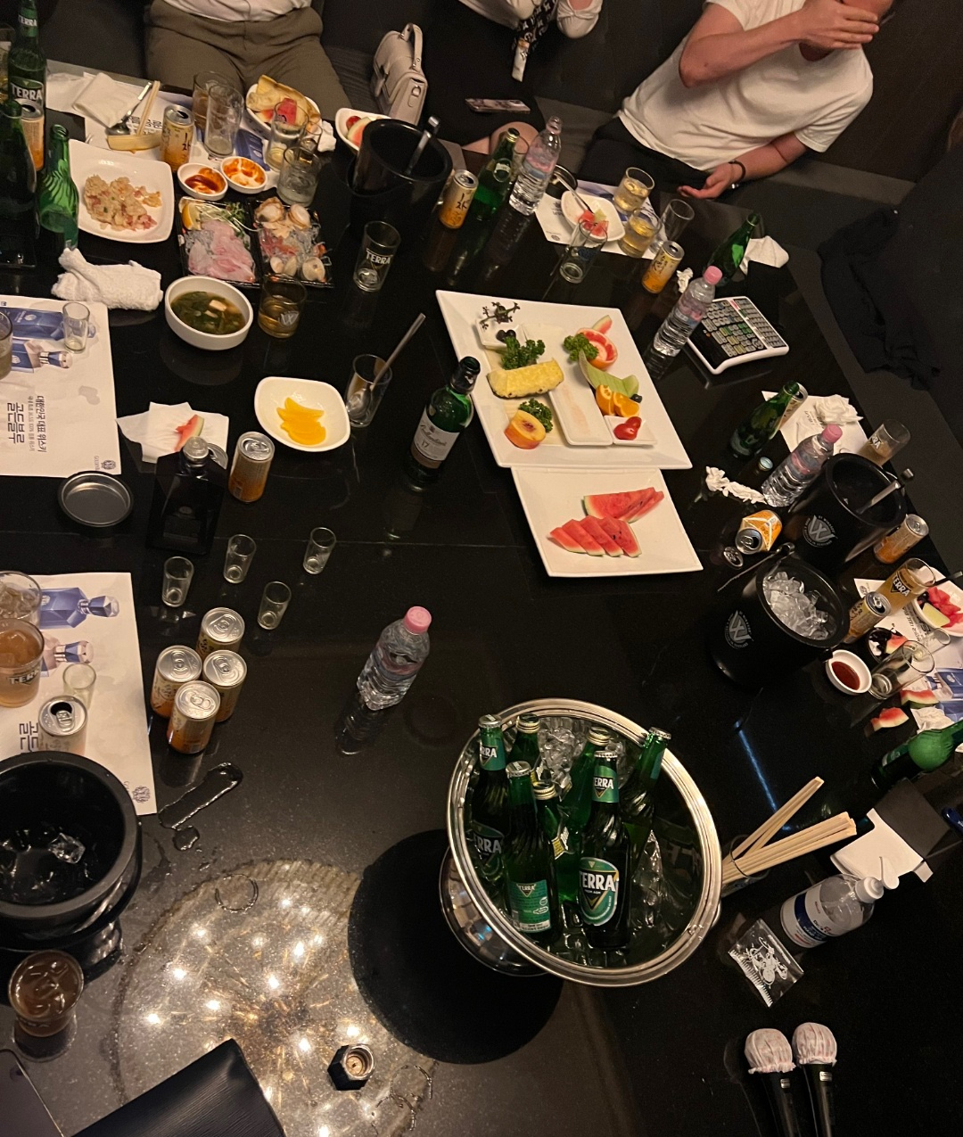 서울 강남경찰서가 지난 6일 적발한 무허가 대형 유흥업소의 모습. [서울 강남경찰서 제공]