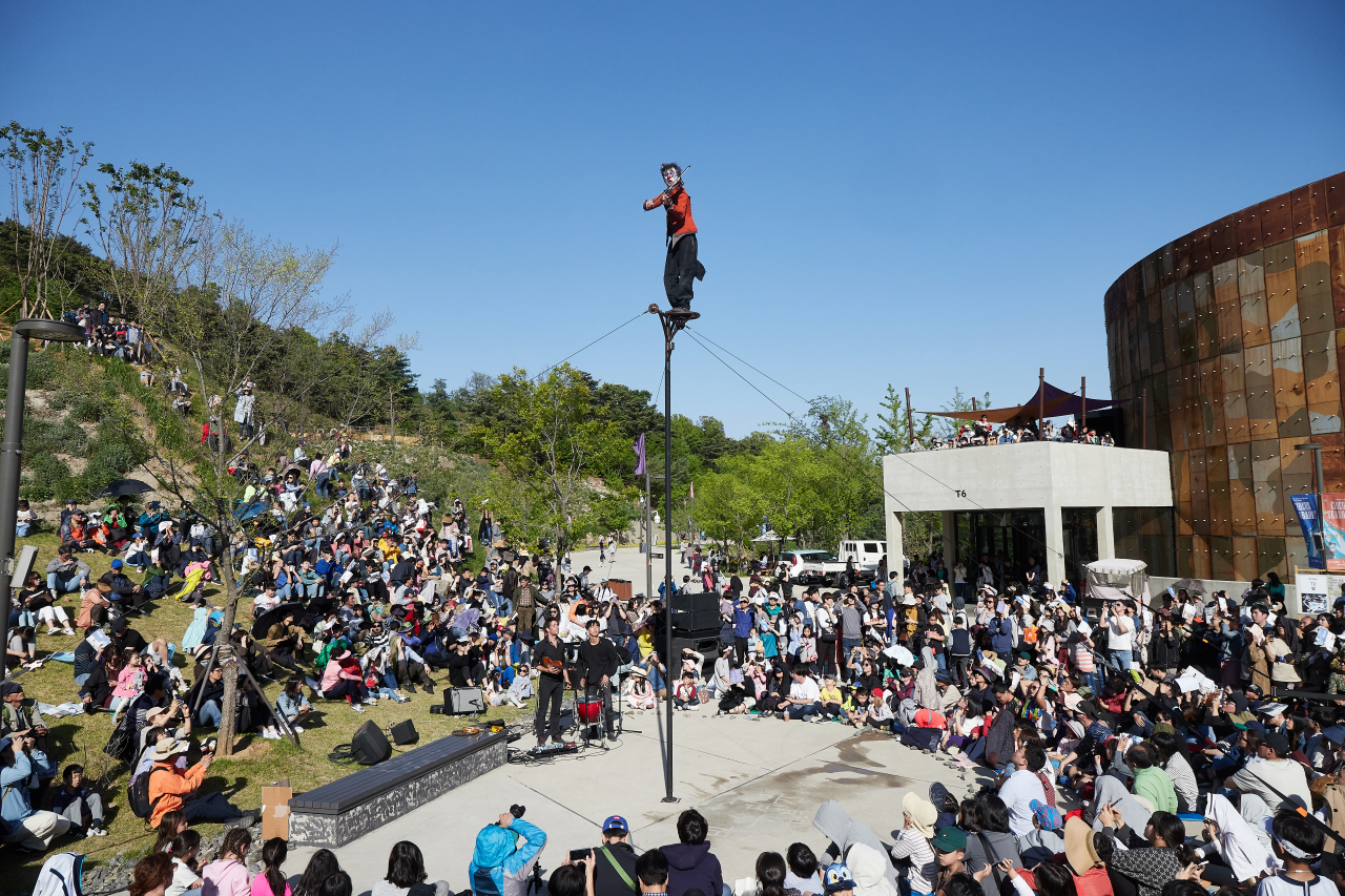 A scene from previous “Circus Cabaret” (SFAC)