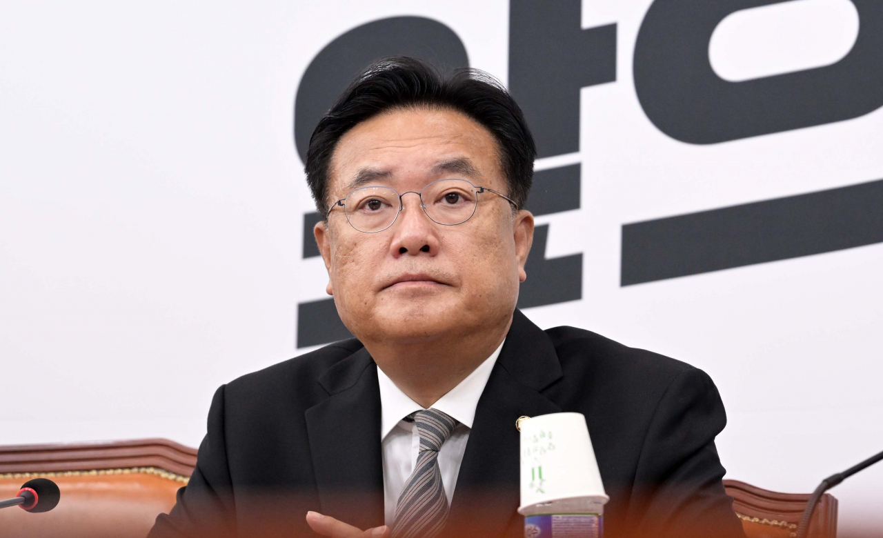 국민의힘 정진석 비상대책위원장이 14일 오전 서울 여의도 국회에서 열린 비상대책위원회 회의에서 권성동 원내대표의 발언을 듣고 있다. [사진=이상섭 기자]