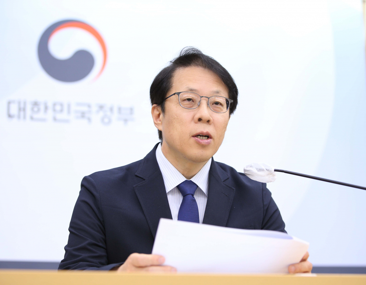 조성주 인사혁신처 차장이 14일 정부세종청사에서 '부처 인사 자율성 제고 종합계획'에 관한 브리핑을 하고 있다. [사진제공=인사처]