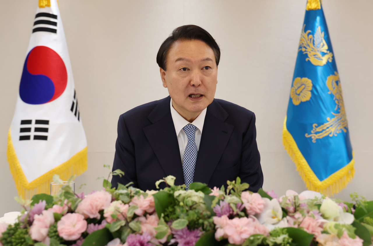 윤석열 대통령이 14일 서울 용산 대통령실에서 열린 국민의힘 반도체산업경쟁력강화특위 오찬에서 발언을 하고 있다. [연합]