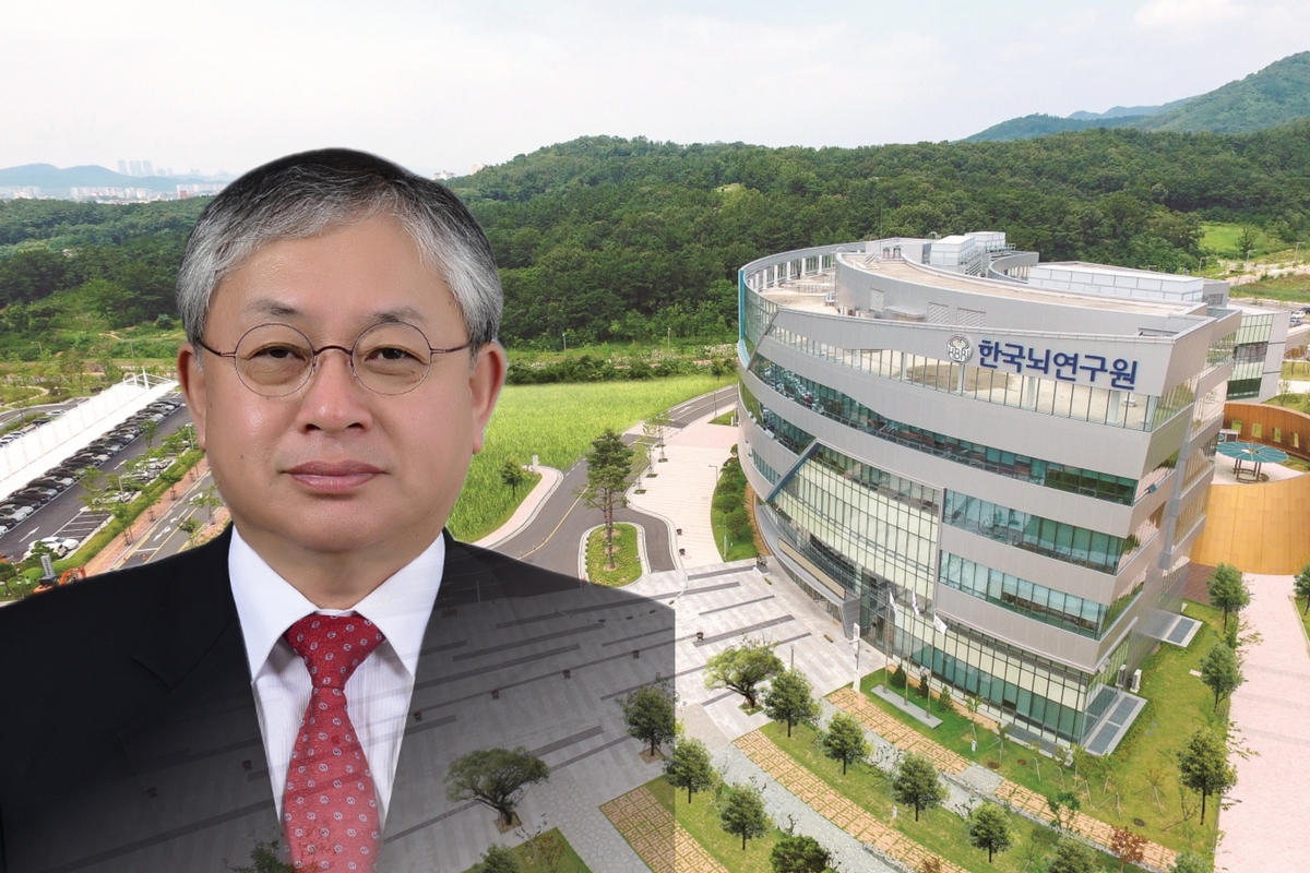 대구에 위치한 한국뇌연구원. 왼쪽은 서판길 한국뇌연구원 원장.