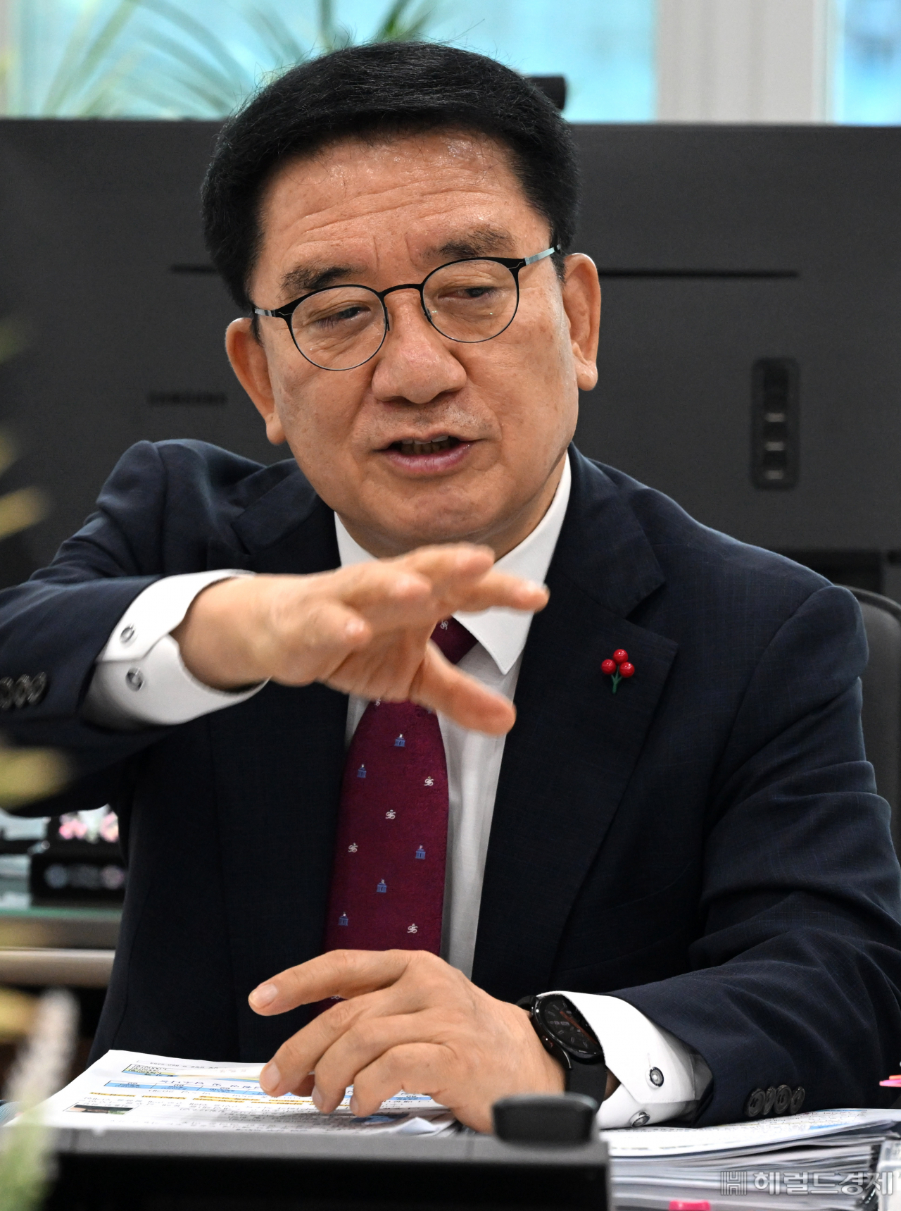 문헌일 구로구청장이 19일 서울 구로구 구로구청 집무실에서 헤럴드경제와 인터뷰를 하고 있다. 임세준 기자