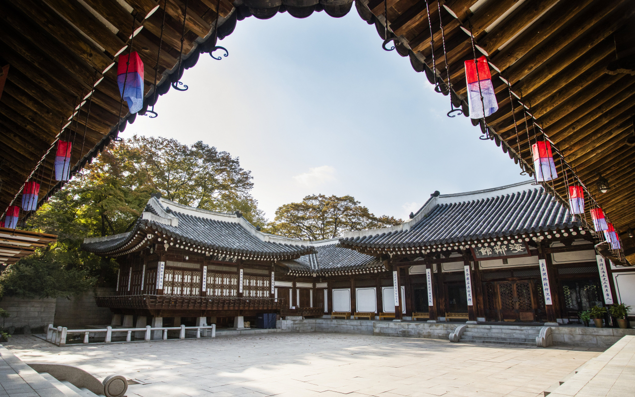 한국의 집 중정 ‘가을 살롱’ 공연은 무료이다.