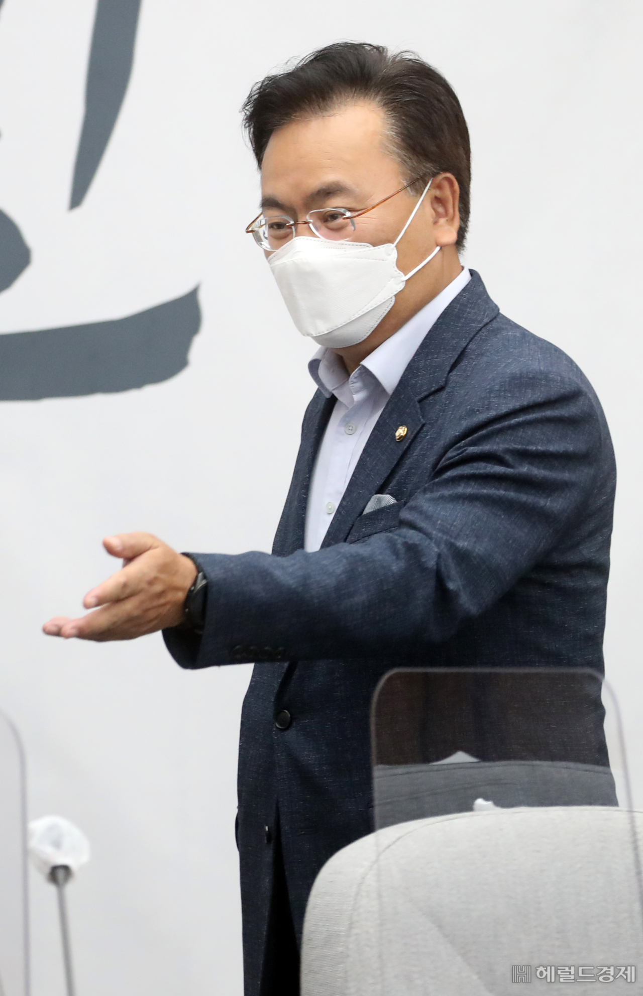 유상범 국민의힘 의원이 20일 서울 여의도 국회에서 열린 국민의힘 원내대책회의에 참석하고 있다. 이상섭 기자