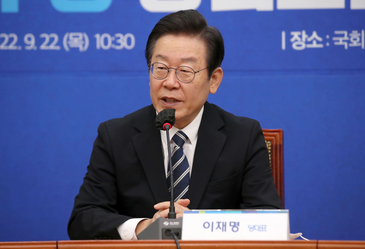더불어민주당 이재명 대표가 22일 오전 국회에서 열린 당 상임고문단 간담회에서 인사말을 하고 있다. [사진=이상섭 기자]