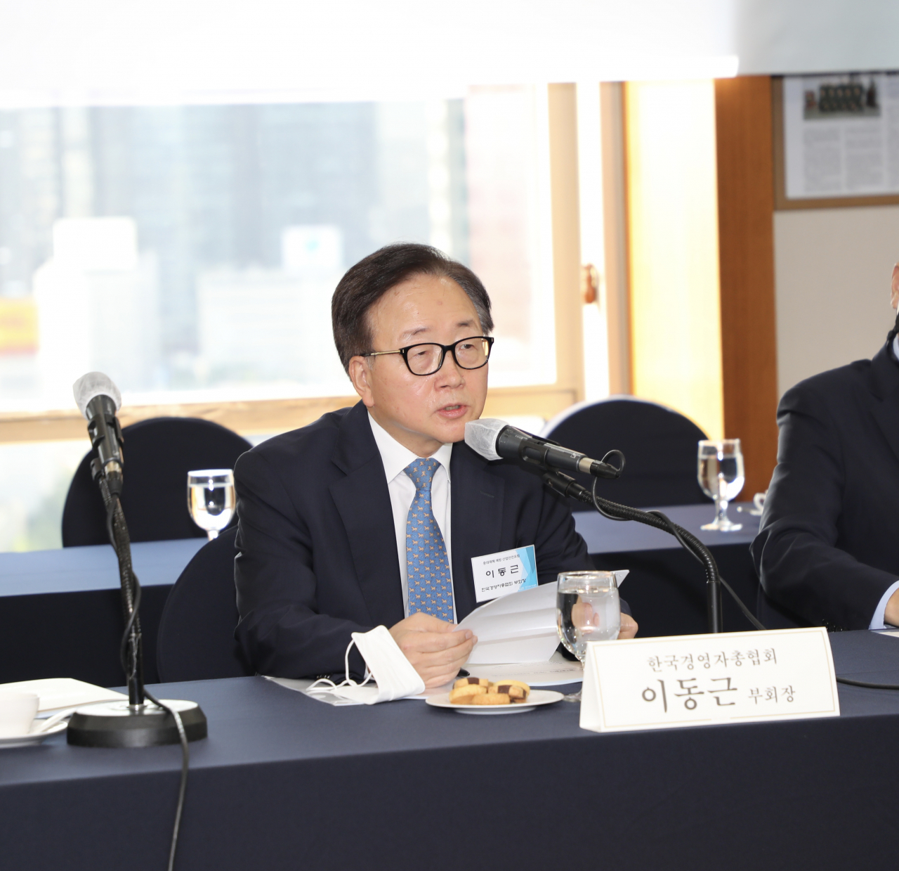 이동근 경총 상근부회장이 22일 서울 중구 프레스센터에서 열린 ‘중대재해 예방 산업안전포럼’에서 발언하고 있다. [경총 제공]